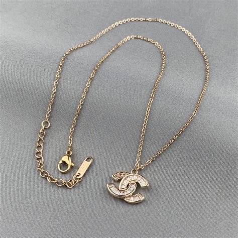 chanel pendentif double c|chanel necklace set.